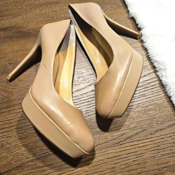 Gianni Bini Neutral High Heel Platform Size 9 - Picture 1 of 9